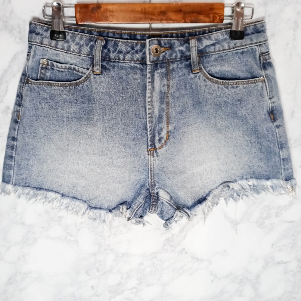 Articles Of Society Fringey Light Wash Jean Shorts Size 27